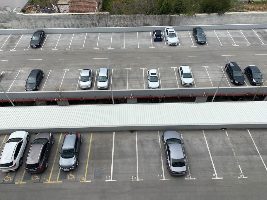 New Modern Near Old Town - Private Parking Zadar