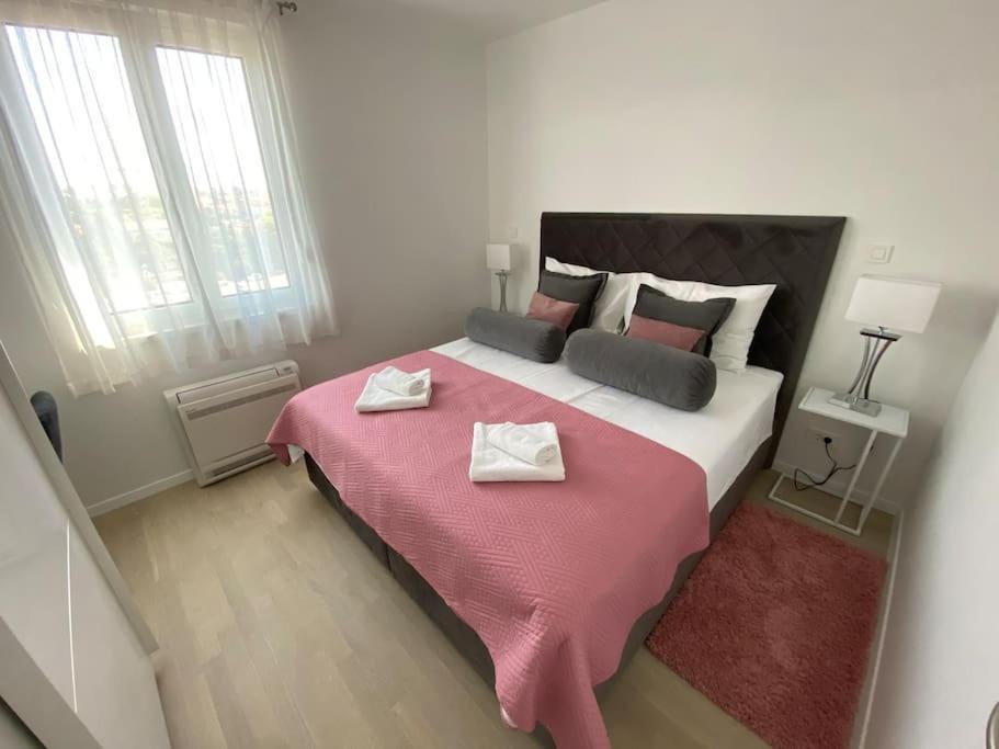 Apartmán New Modern Near Old Town - Private Parking